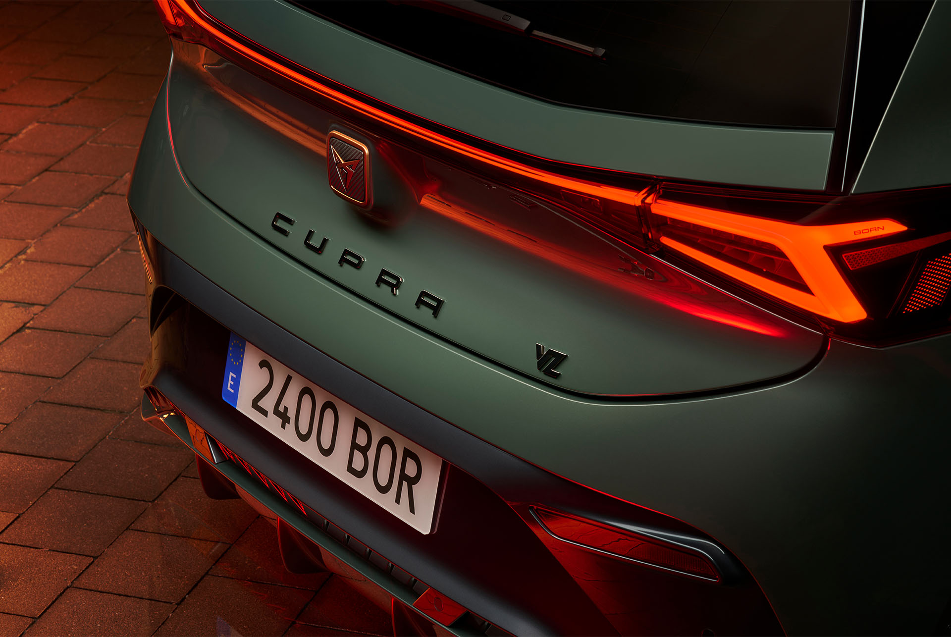 Nuova CUPRA Born 2024 EV due volumi