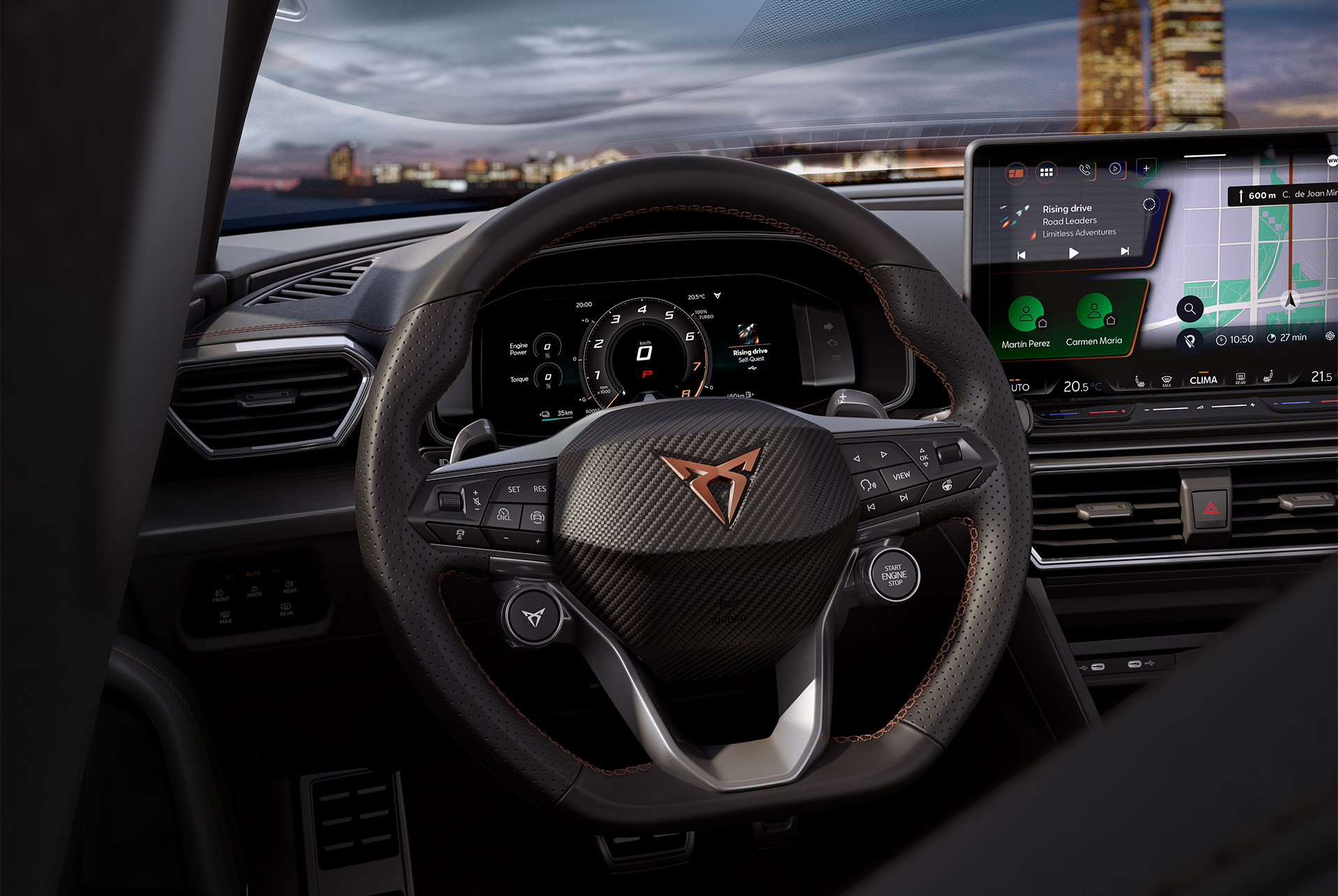 Nuova CUPRA Leon 2024 con volante intelligente con comandi satellitari, sistemi di assistenza e di sicurezza avanzati, Adaptive Cruise Control, Lane Keeping e visualizzazione dinamica in tempo reale della segnaletica stradale.